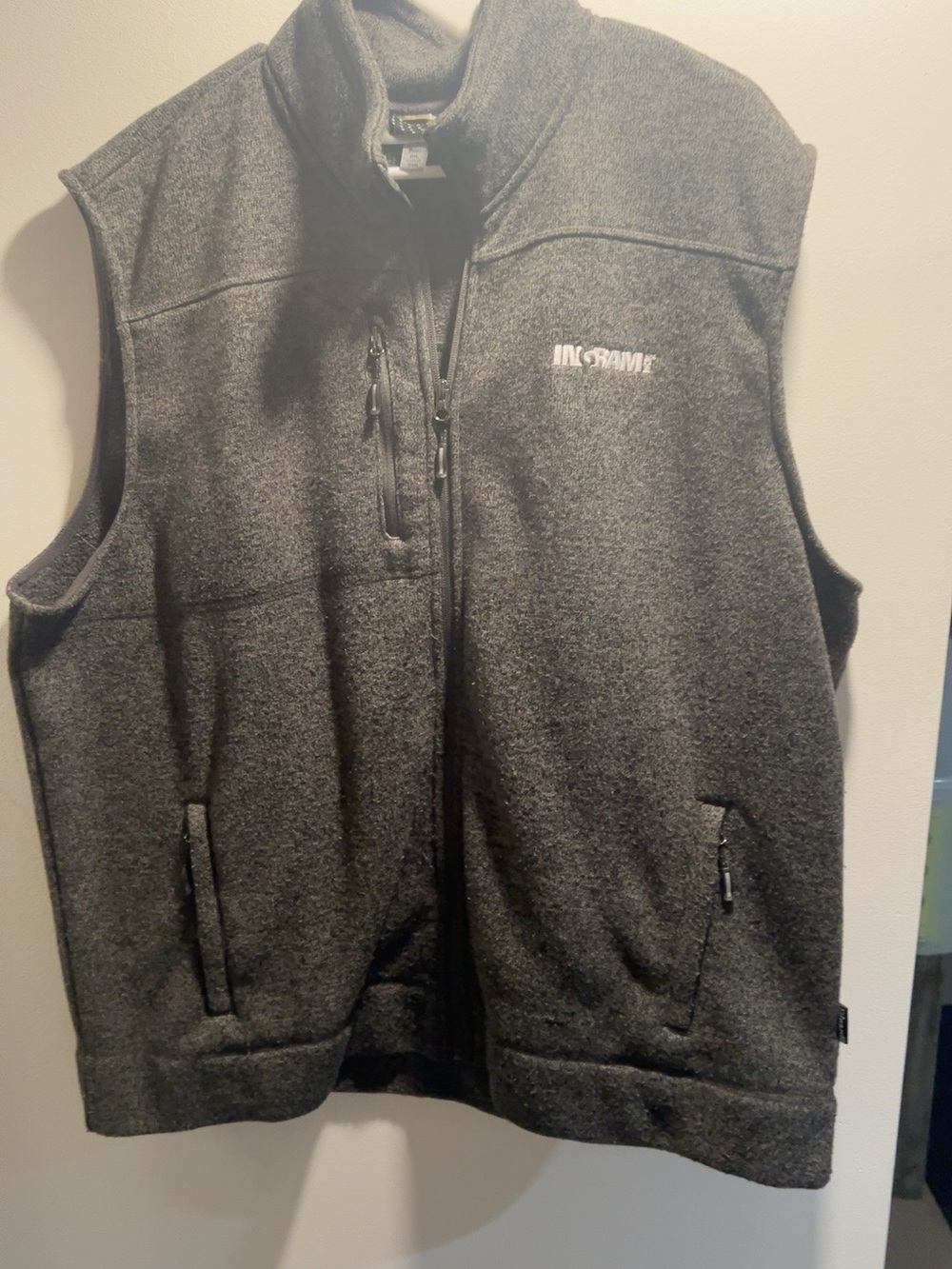 Ingram Men’s Charcoal Gray Full-Zip Fleece Vest